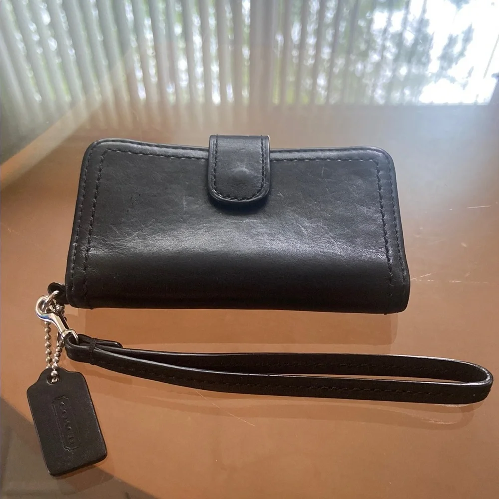 Vintage Coach leather phone/wallet wristlet